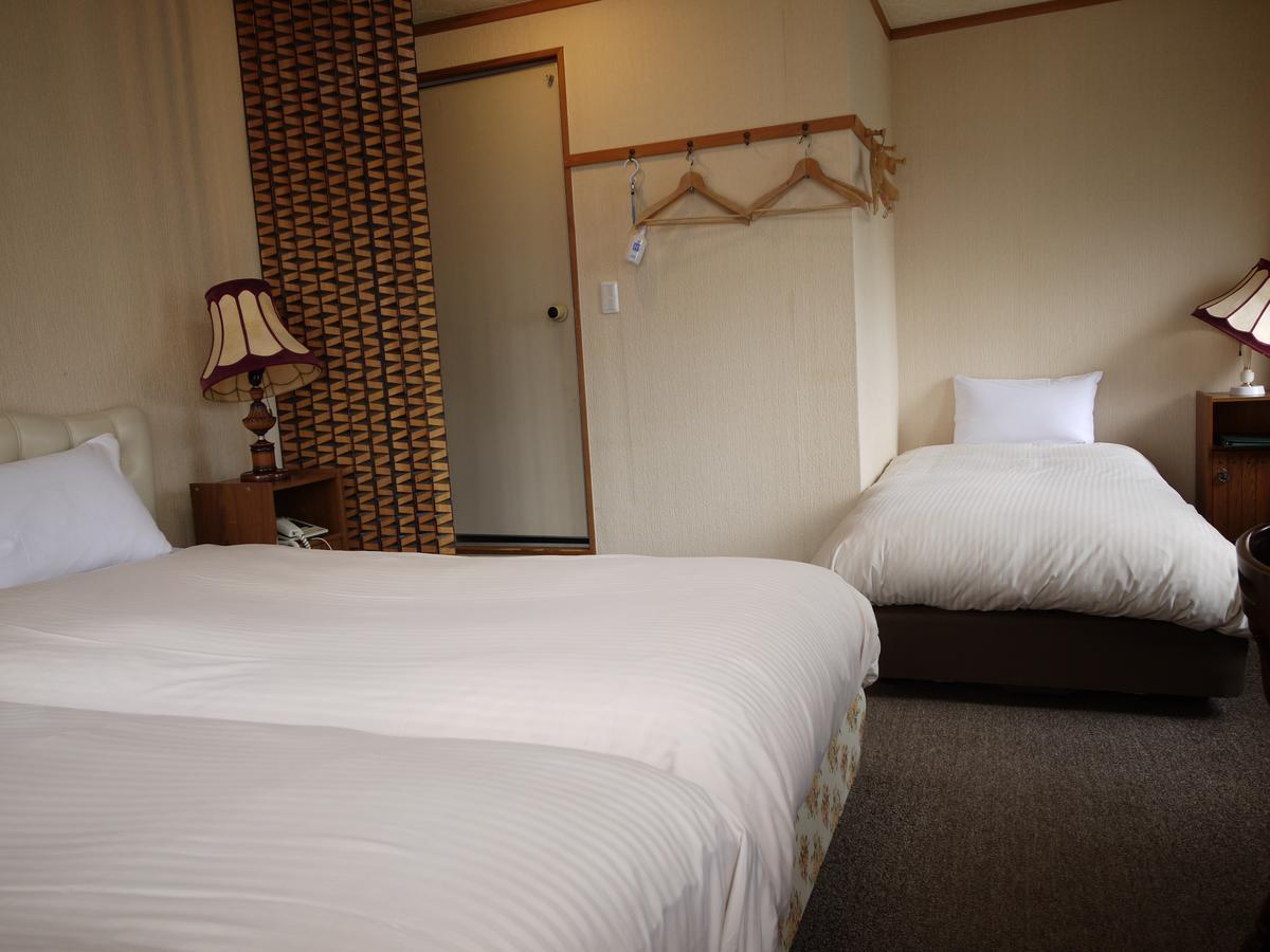 Hakuba Maerchen House Hotel Exterior photo