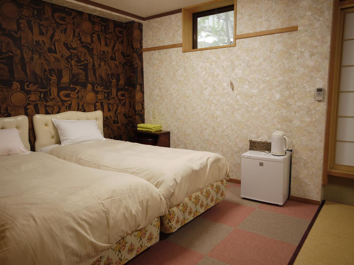 Hakuba Maerchen House Hotel Exterior photo