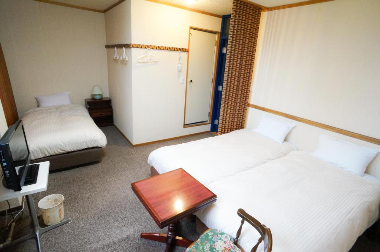 Hakuba Maerchen House Hotel Exterior photo